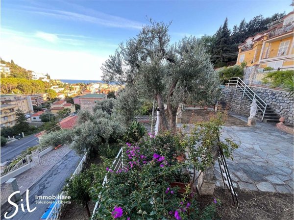 appartamento in vendita ad Alassio