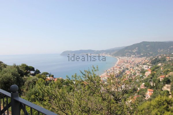 appartamento in vendita ad Alassio in zona Solva