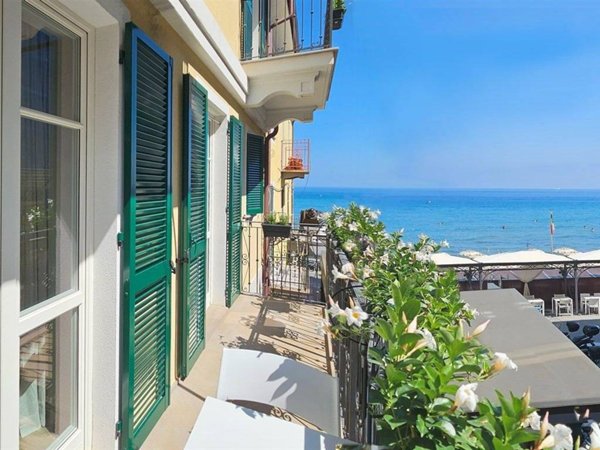 appartamento in vendita ad Alassio