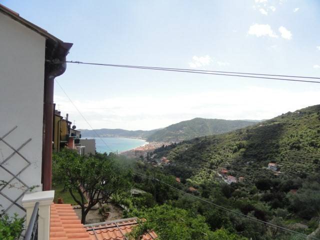 casa indipendente in vendita ad Alassio in zona Solva