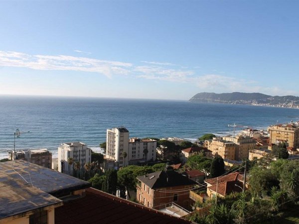 appartamento in vendita ad Alassio