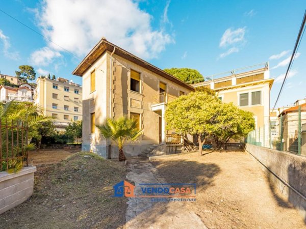 casa indipendente in vendita ad Alassio