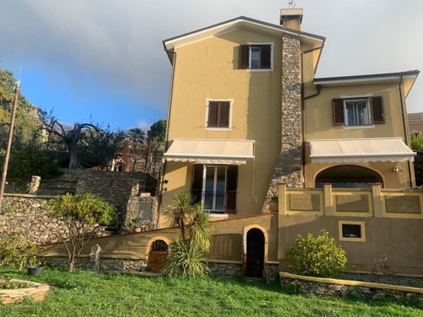 casa indipendente in vendita ad Alassio in zona Solva