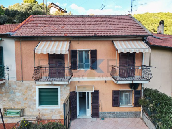 casa indipendente in vendita ad Alassio