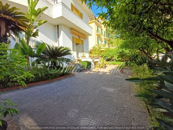 casa indipendente in vendita ad Alassio