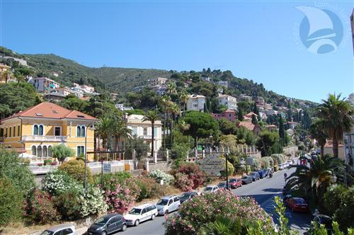 locale di sgombero in vendita ad Alassio