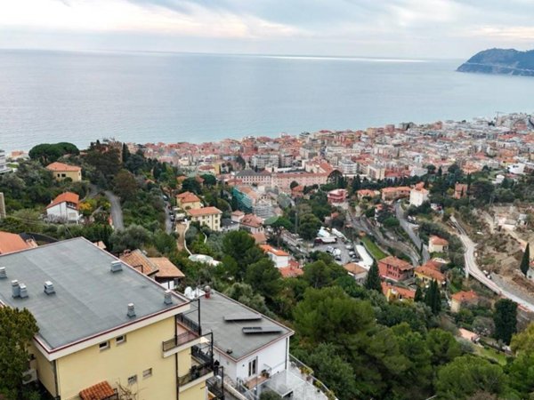 appartamento in vendita ad Alassio