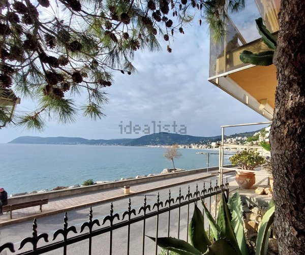 appartamento in vendita ad Alassio