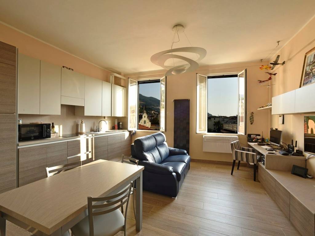 appartamento in vendita ad Alassio