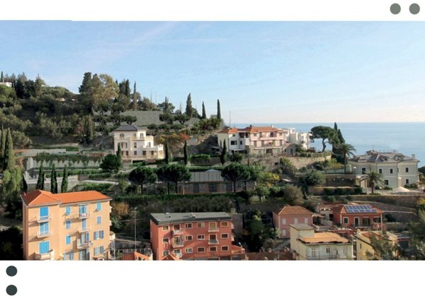 casa indipendente in vendita ad Alassio
