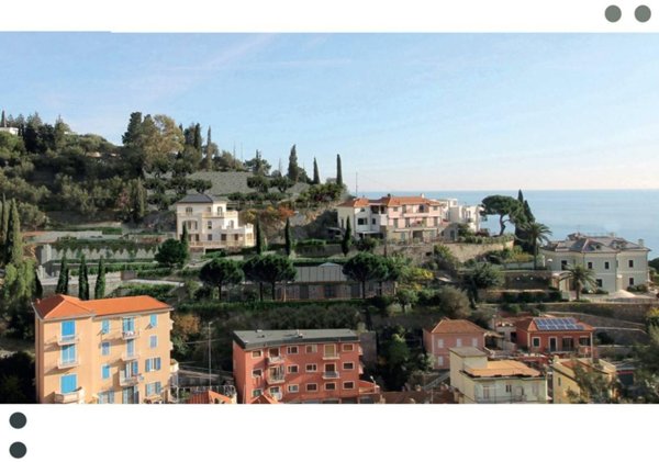casa indipendente in vendita ad Alassio