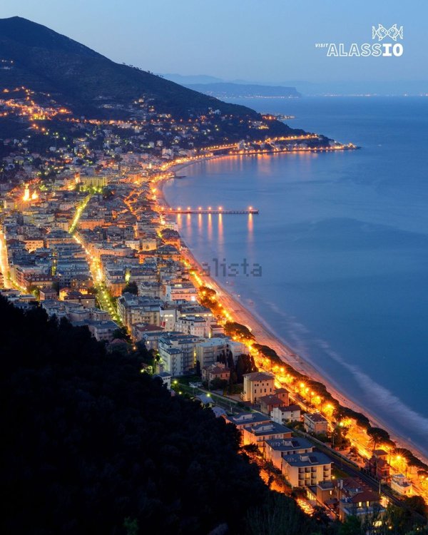 casa indipendente in vendita ad Alassio