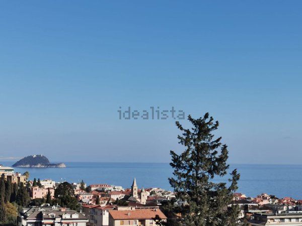 casa indipendente in vendita ad Alassio