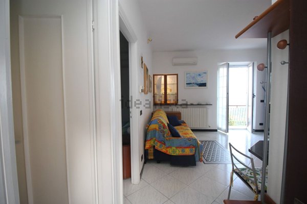 appartamento in vendita ad Alassio in zona Moglio