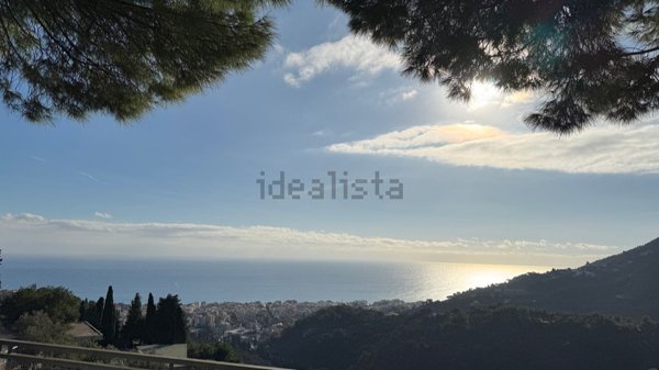 casa indipendente in vendita ad Alassio in zona Moglio