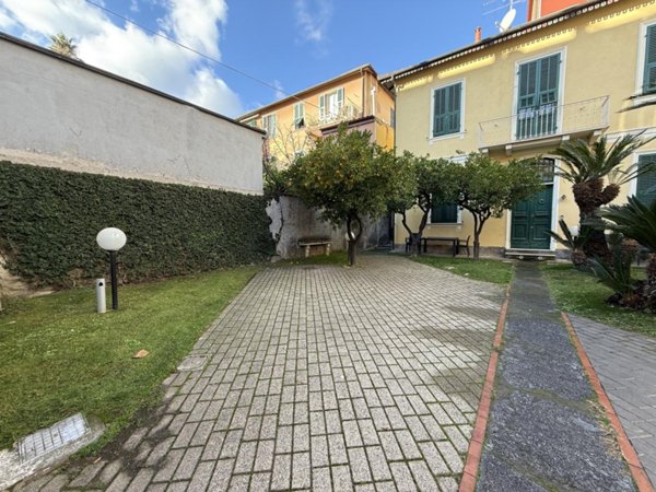 appartamento in vendita ad Alassio