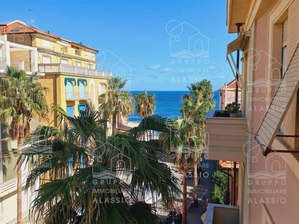appartamento in vendita ad Alassio