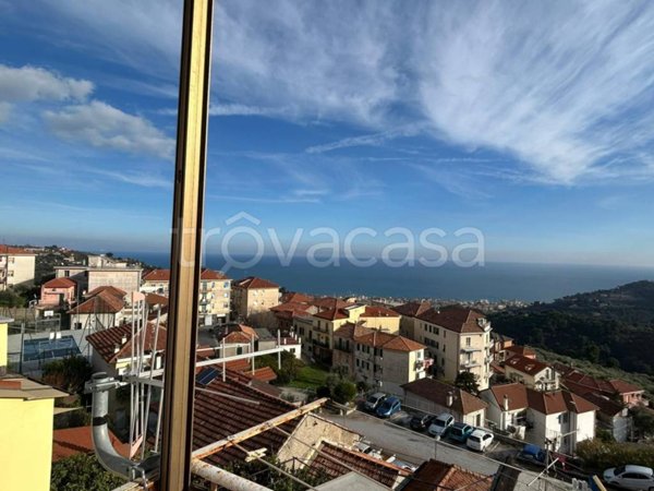 appartamento in vendita ad Alassio in zona Moglio