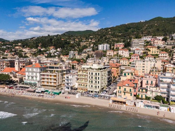 appartamento in vendita ad Alassio