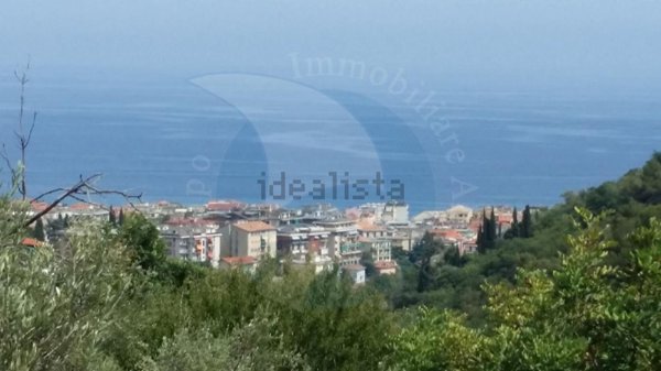 casa indipendente in vendita ad Alassio in zona Moglio