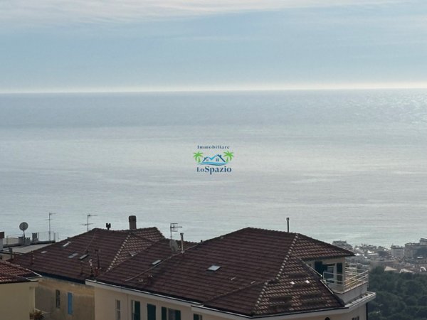appartamento in vendita ad Alassio in zona Moglio