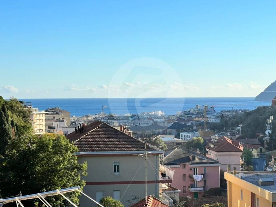 appartamento in vendita ad Alassio