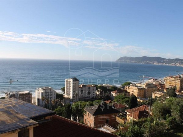 appartamento in vendita ad Alassio