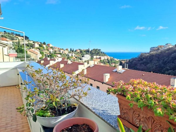 appartamento in vendita ad Alassio