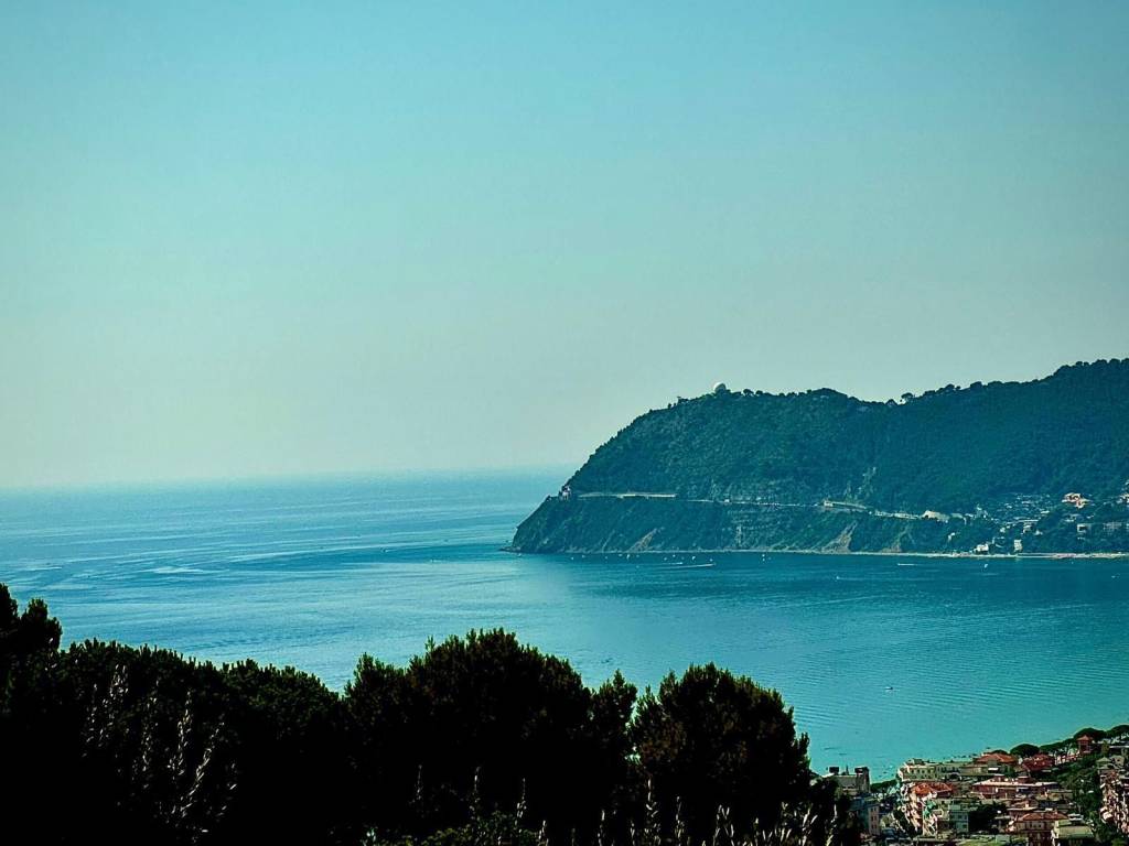 appartamento in vendita ad Alassio