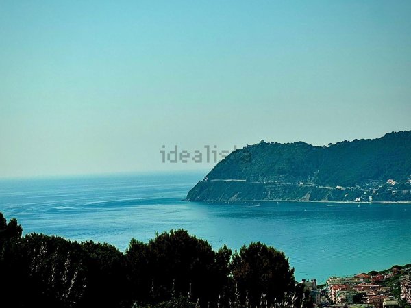 appartamento in vendita ad Alassio