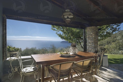 casa indipendente in vendita ad Alassio in zona Solva
