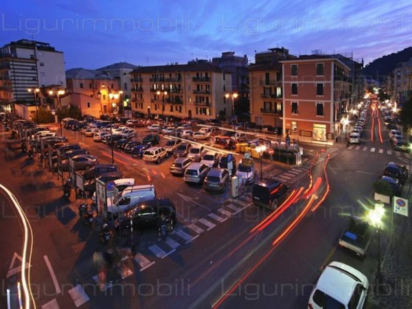 negozio in vendita ad Alassio