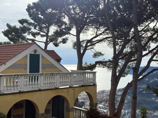 appartamento in vendita ad Alassio in zona Caso