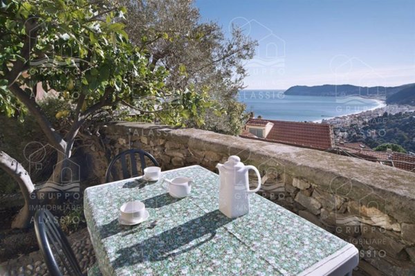 appartamento in vendita ad Alassio in zona Solva