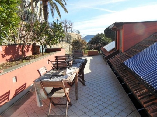 casa indipendente in vendita ad Alassio