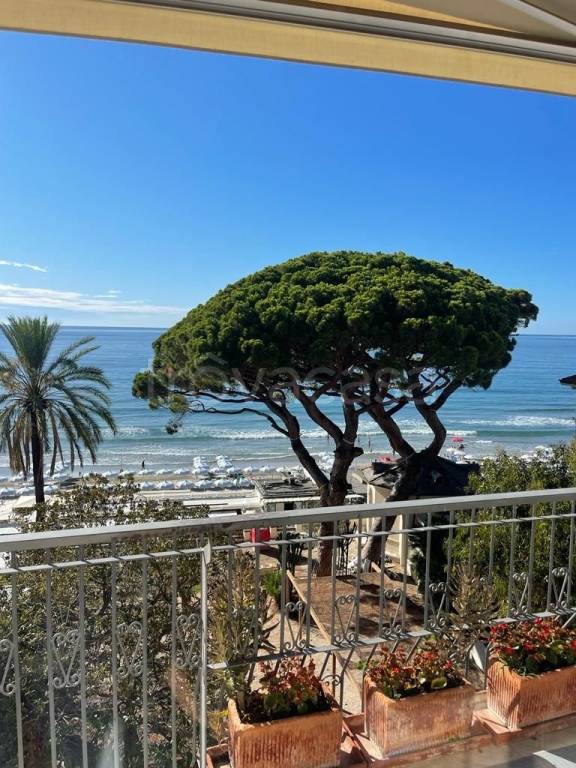 appartamento in vendita ad Alassio