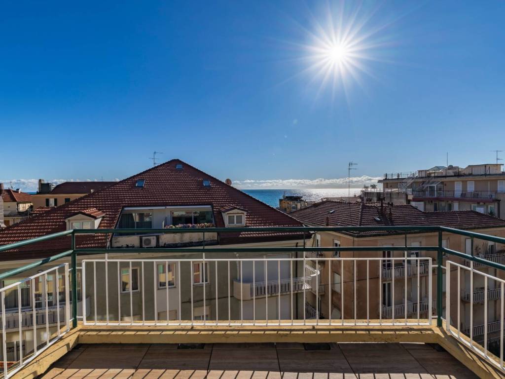 appartamento in vendita ad Alassio