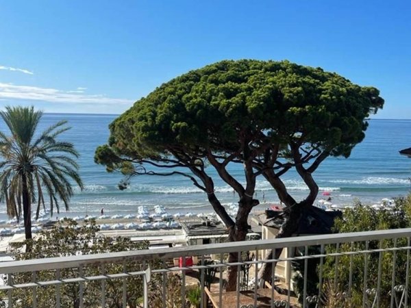 appartamento in vendita ad Alassio