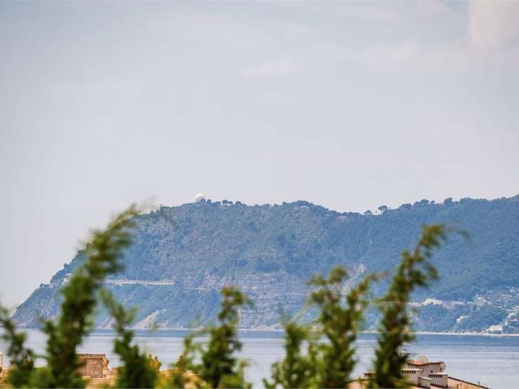 casa indipendente in vendita ad Alassio