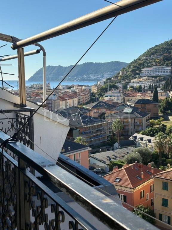 appartamento in vendita ad Alassio