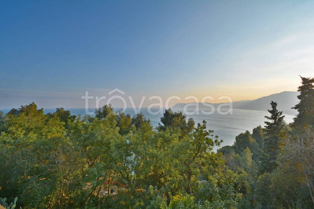 appartamento in vendita ad Alassio