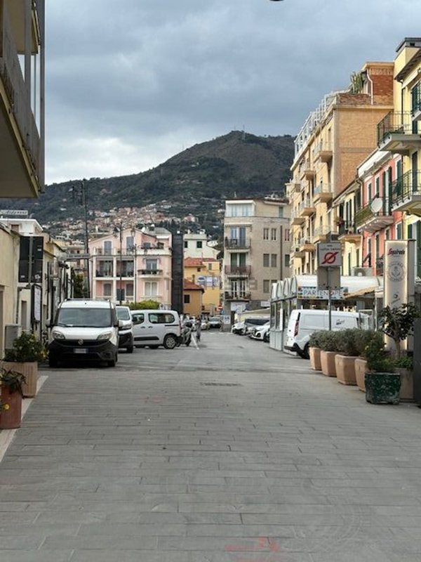 appartamento in vendita ad Alassio