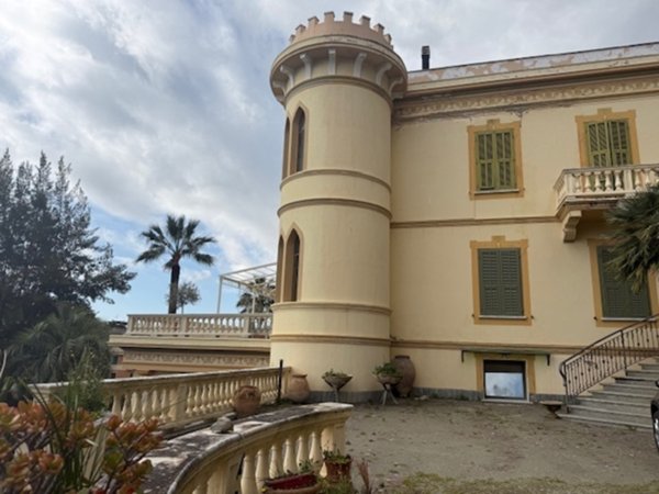 casa indipendente in vendita ad Alassio