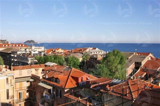 appartamento in vendita ad Alassio