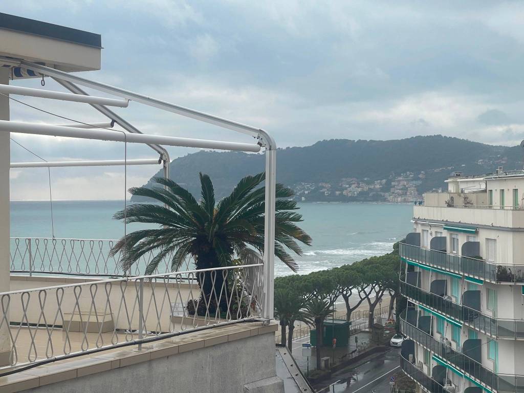 appartamento in vendita ad Alassio