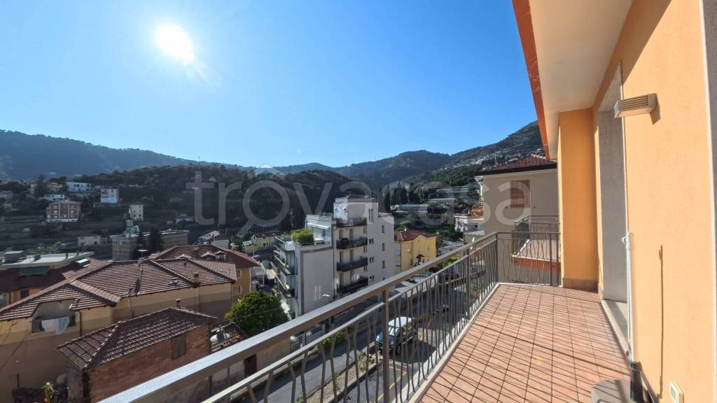 appartamento in vendita ad Alassio