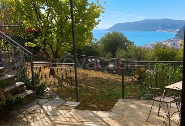 casa indipendente in vendita ad Alassio in zona Caso