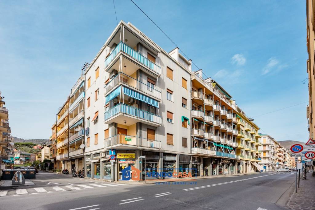 appartamento in vendita ad Alassio