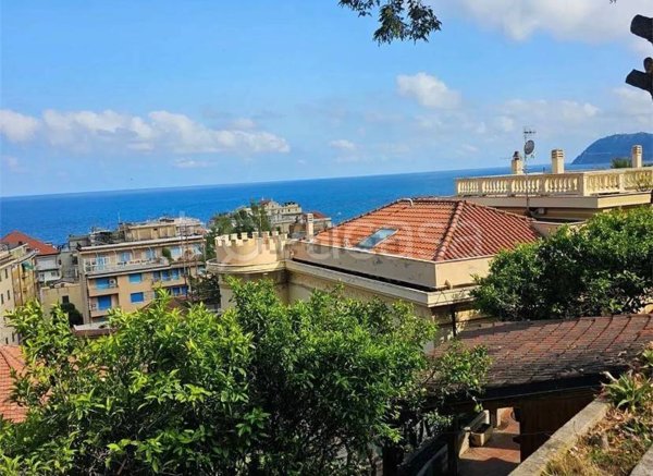 casa indipendente in vendita ad Alassio