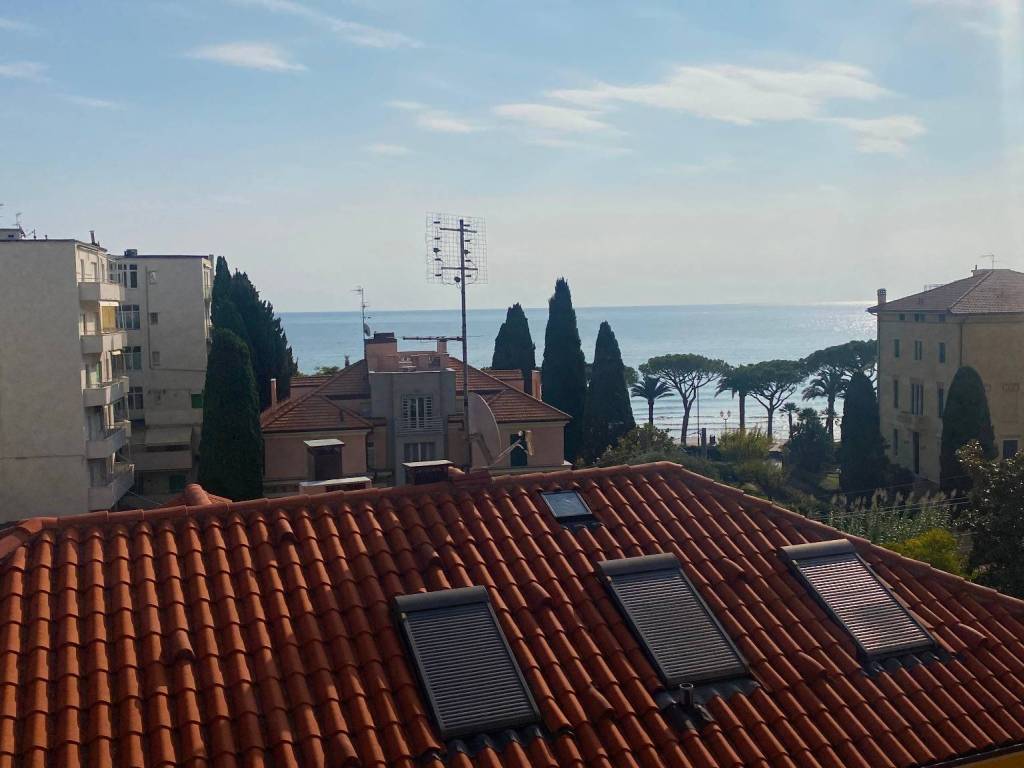 appartamento in vendita ad Alassio